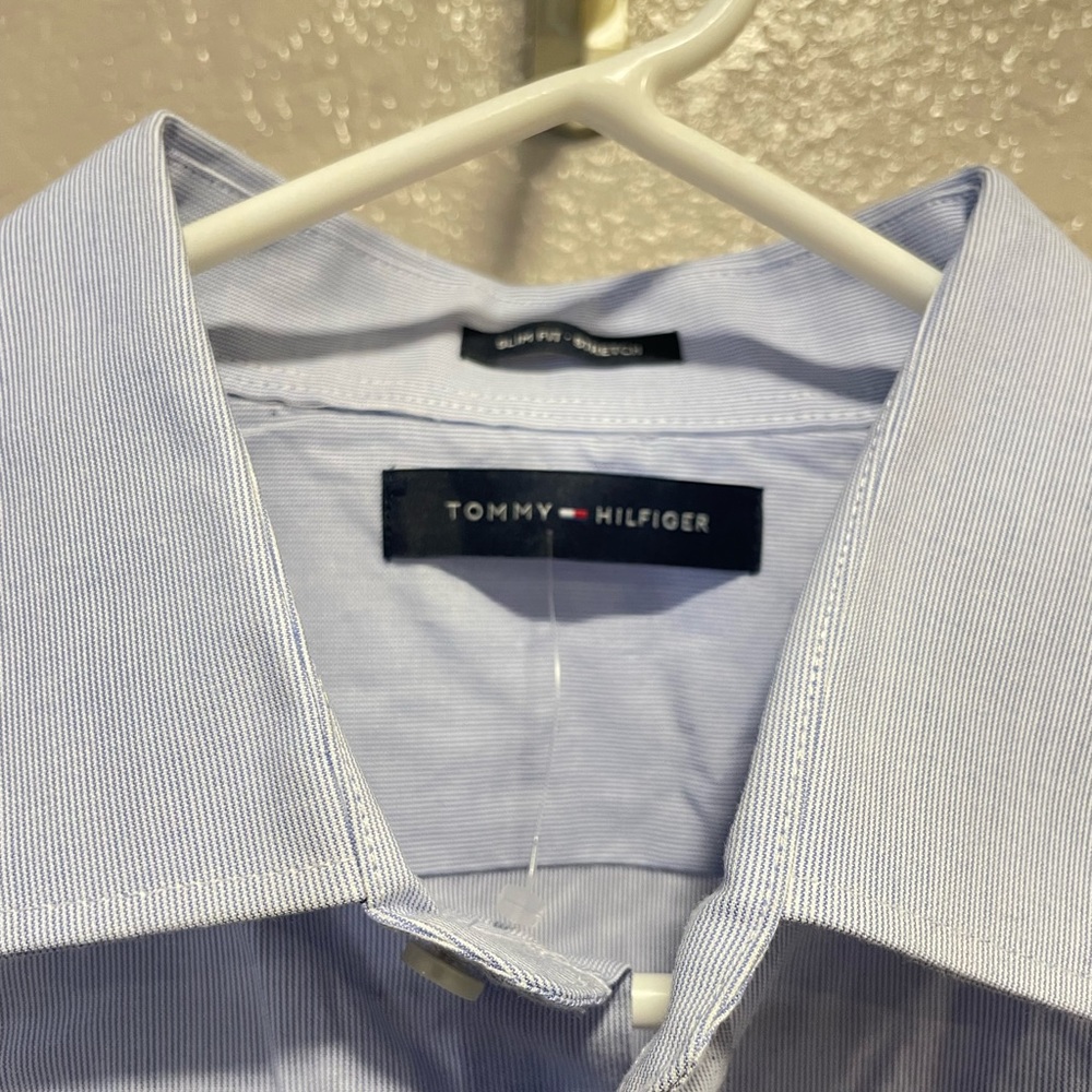 Tommy Hilfiger Button Up - Picture 2 of 4